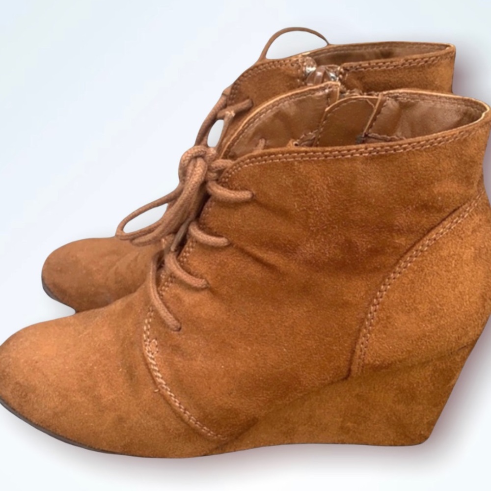 American rag wedge ankle boot brown size 5